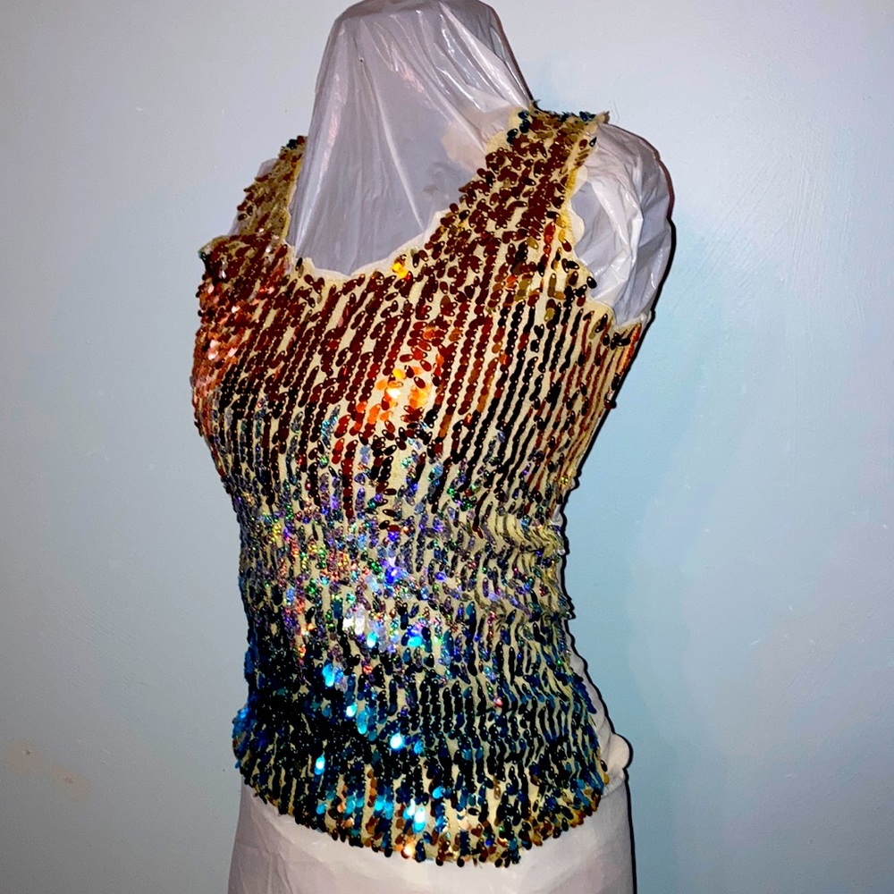 Sleeveless sequined glitz